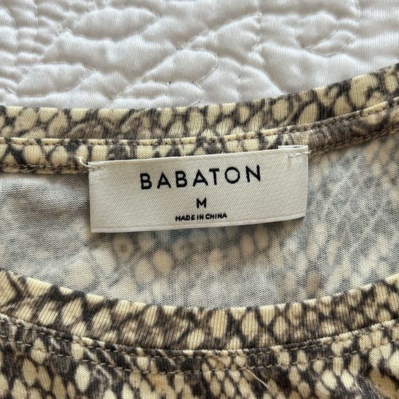 Aritzia Babaton Python Print Cropped T Shirt - Picture 6 of 9